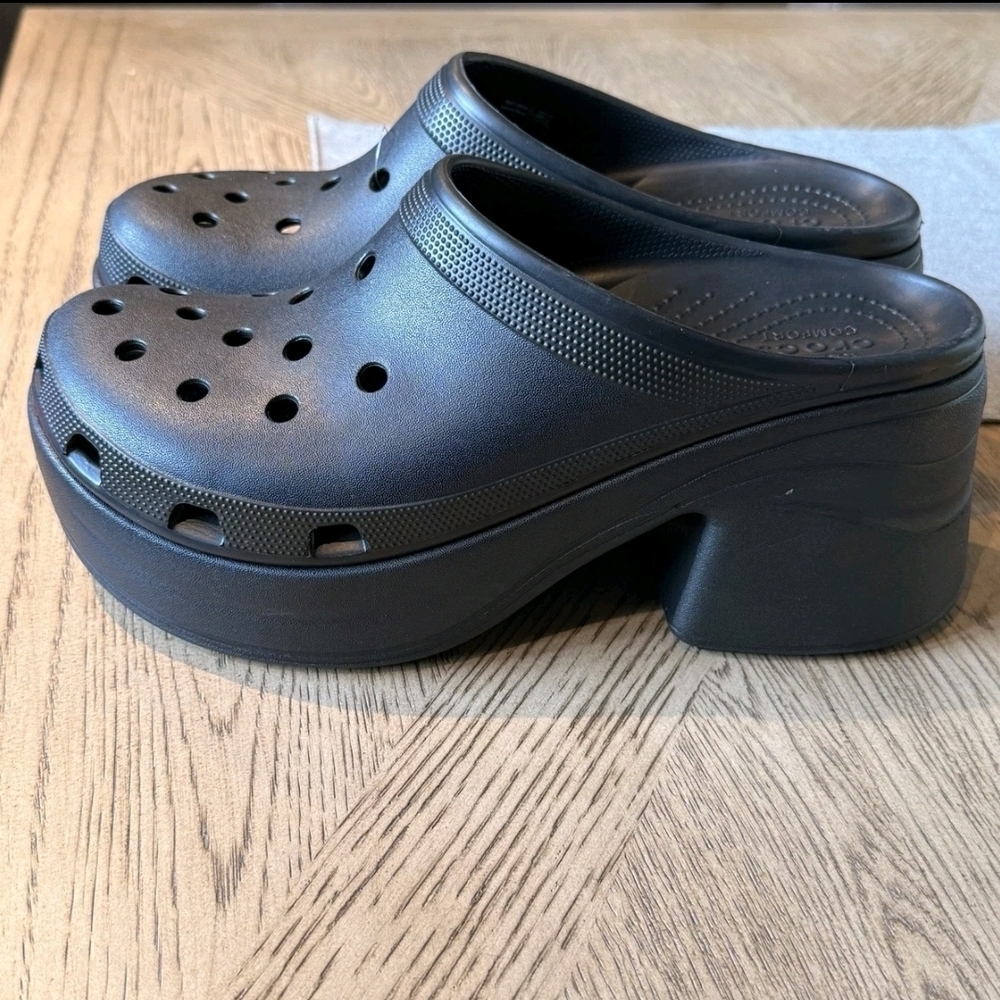 Crocs Siren Studded Heel Clog Black Size M 12 209017-001 NEW NWOt